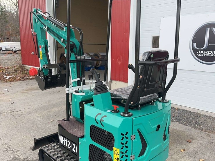 2025-agt-mh12z-mini-excavator-image-7