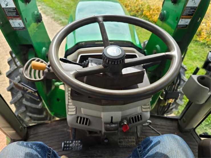 john-deere-7520-image-45