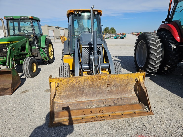2007-deere-410j-image-2