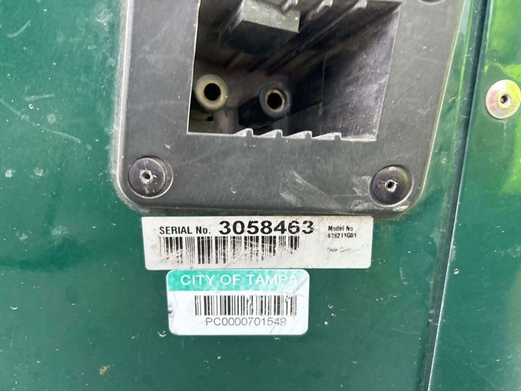 2014-cushman-electric-utility-cart-image-5