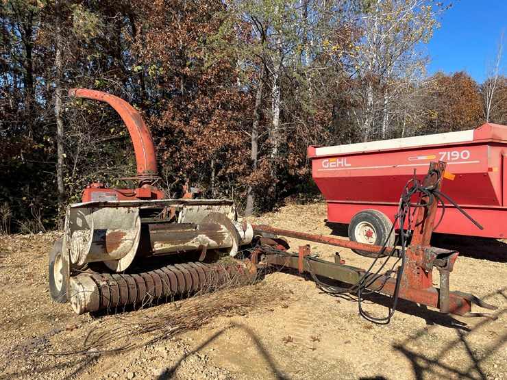 #5920-•-heston-chopper-with-hay-head-image-2