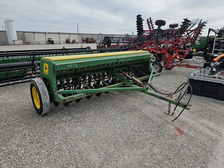 john-deere-8300-image-1