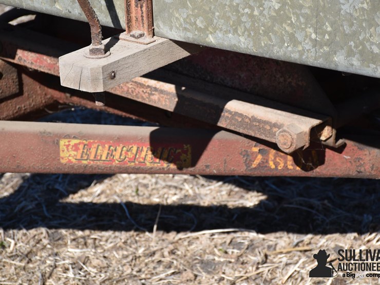 super-haul-f-150-wagon-w/hoist-image-14