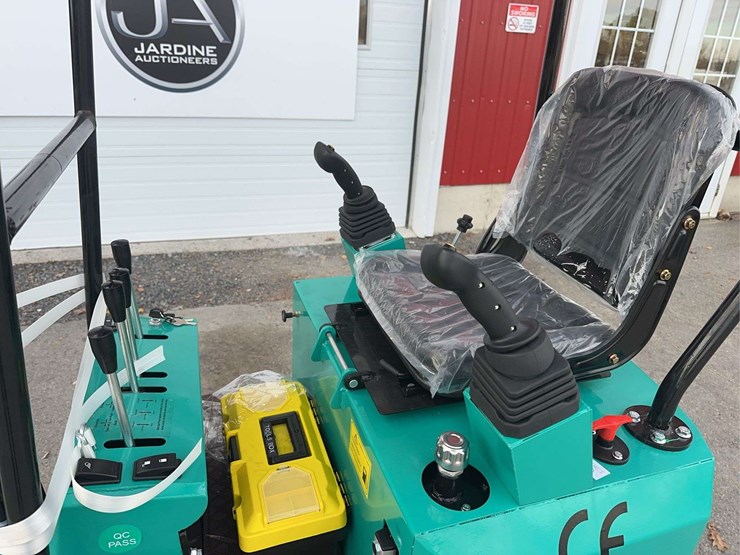 2025-agt-mh12z-mini-excavator-image-13