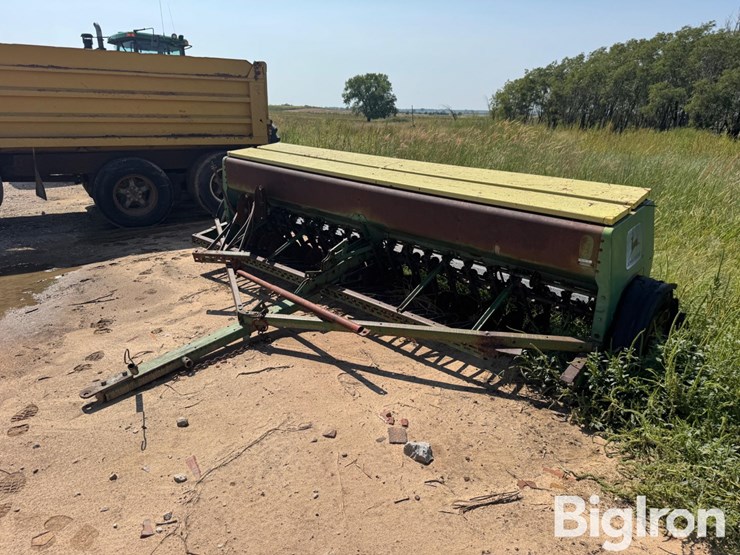 john-deere-8300-image-1