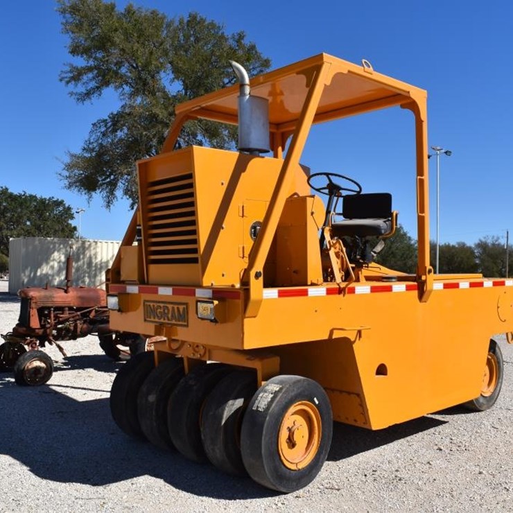 INGRAM PNEUMATIC RUBBER TIRE ROLLER (TOTALLY REBUILT) (SERIAL # UNKNOWN) (S