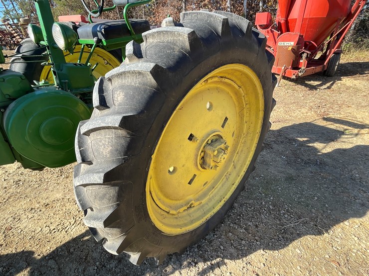 john-deere-b-image-43