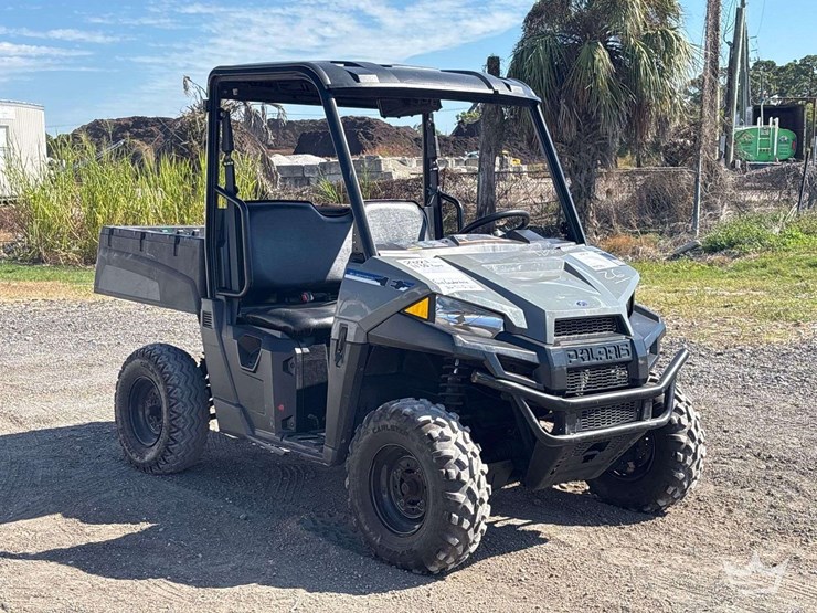 2021-polaris-electric-golf-cart-image-2