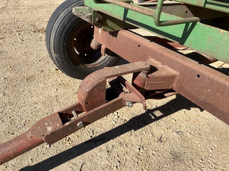 #5929-•-gravity-box-on-running-gear-image-11