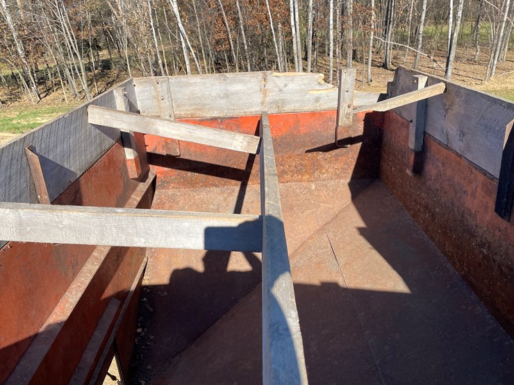 #5931-•-gravity-box-on-running-gear-image-18