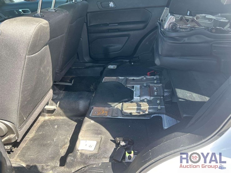 2017-ford-explorer-image-21