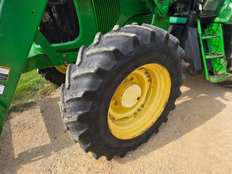 john-deere-7520-image-33