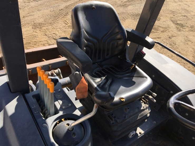 2019-deere-210lep-image-9