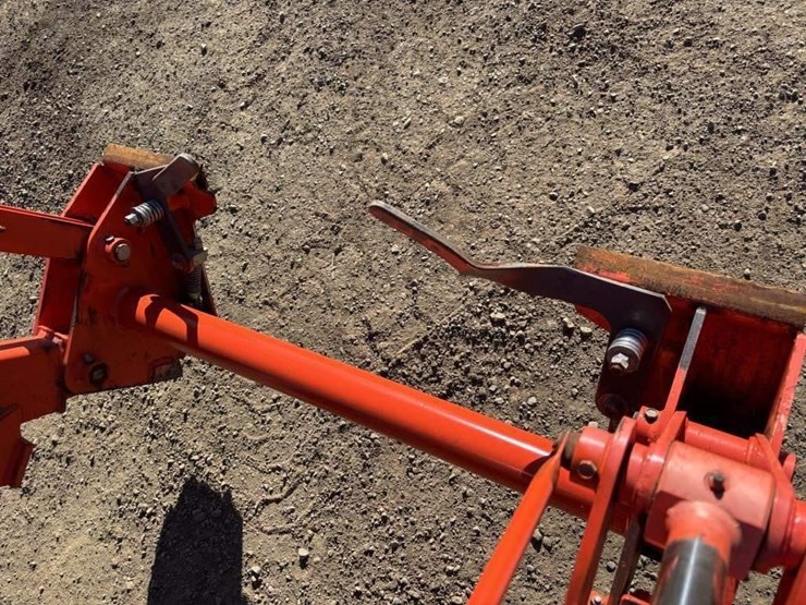 2019-kubota-m7060d-image-11