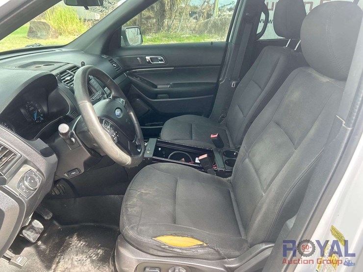 2018-ford-explorer-image-18