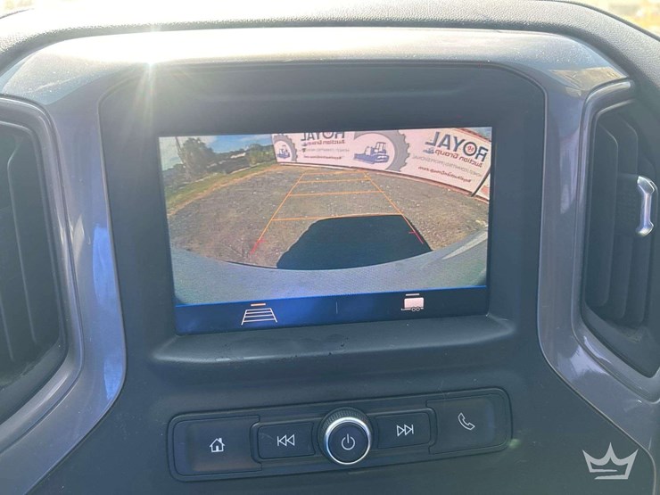 2021-chevrolet-silverado-image-16