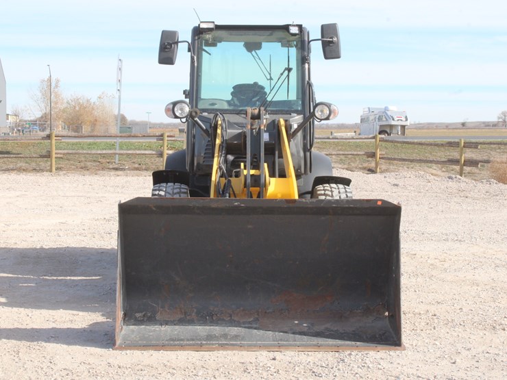 2021-new-holland-w80c-image-11