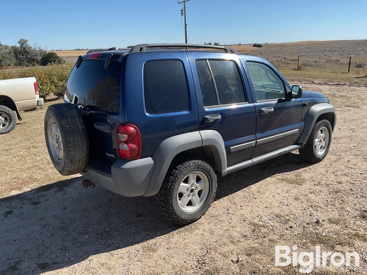 2005-jeep-liberty-sport-image-5