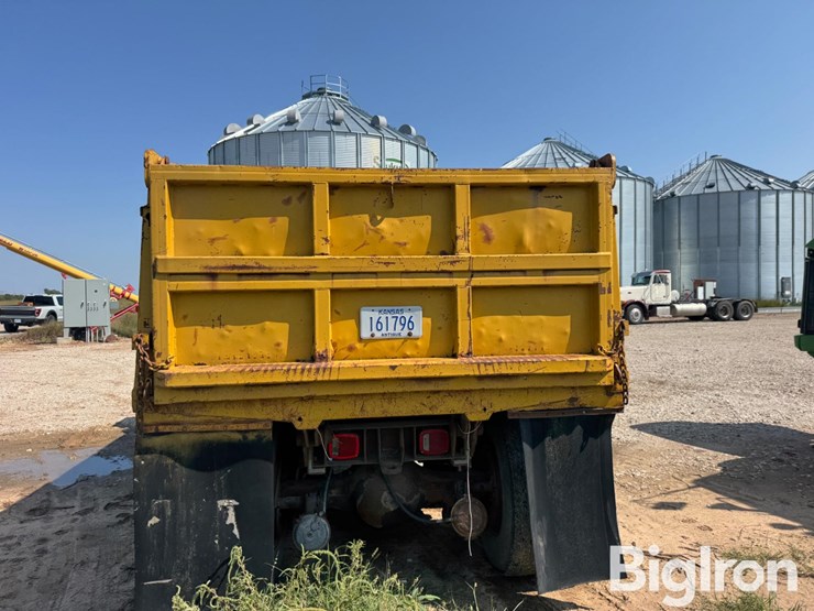 1976-international-f4270-image-7