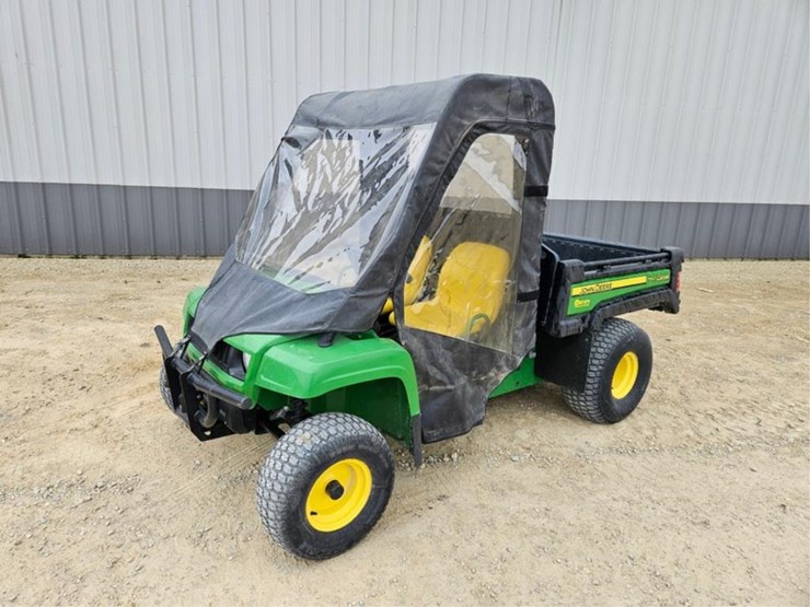 2011-john-deere-gator-image-1