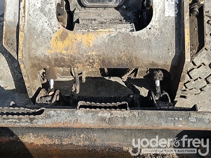 2018-caterpillar-272d2-image-12