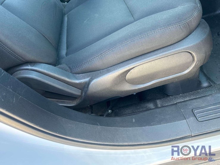 2017-ford-explorer-image-26