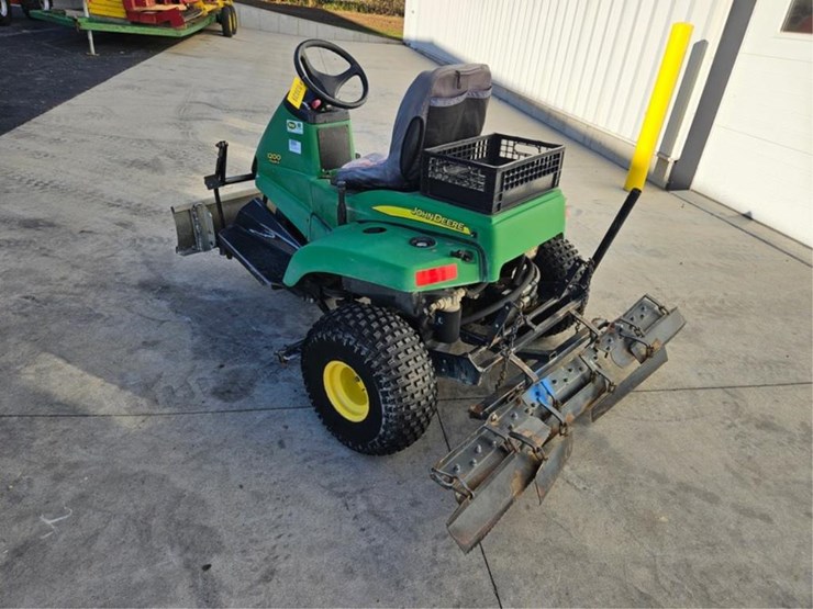 #3039-•-john-deere-1200h-sand-trap-rake-image-3