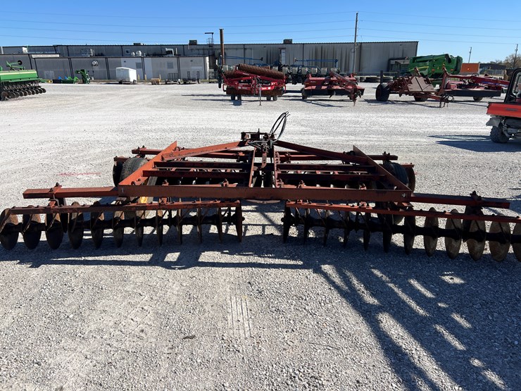 international-370-image-5