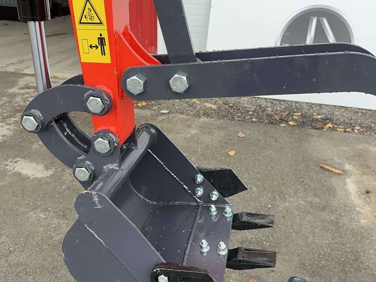 2025-agt-mx15z-mini-excavator-image-9