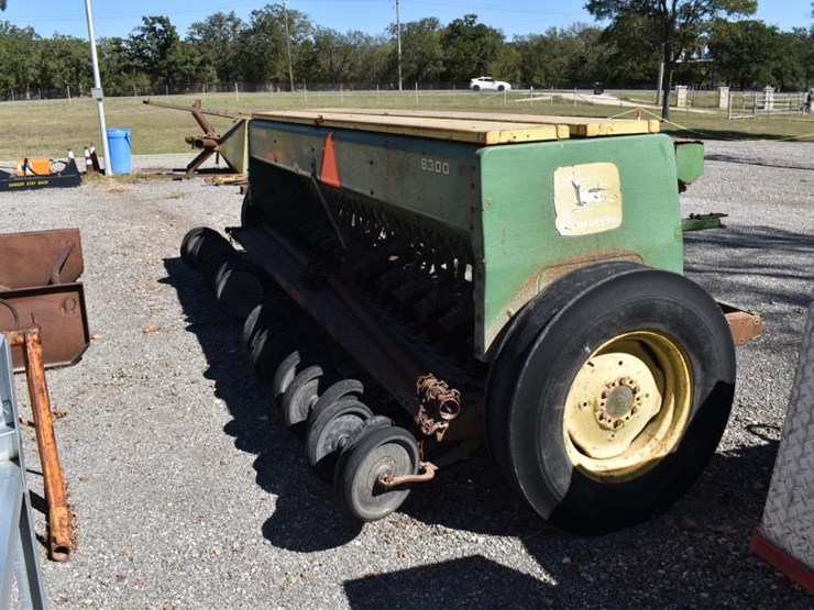 john-deere-8300-image-3