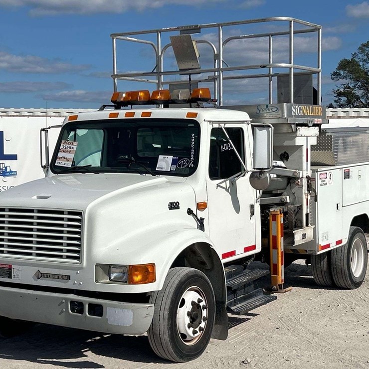 2002 INTERNATIONAL 4700
