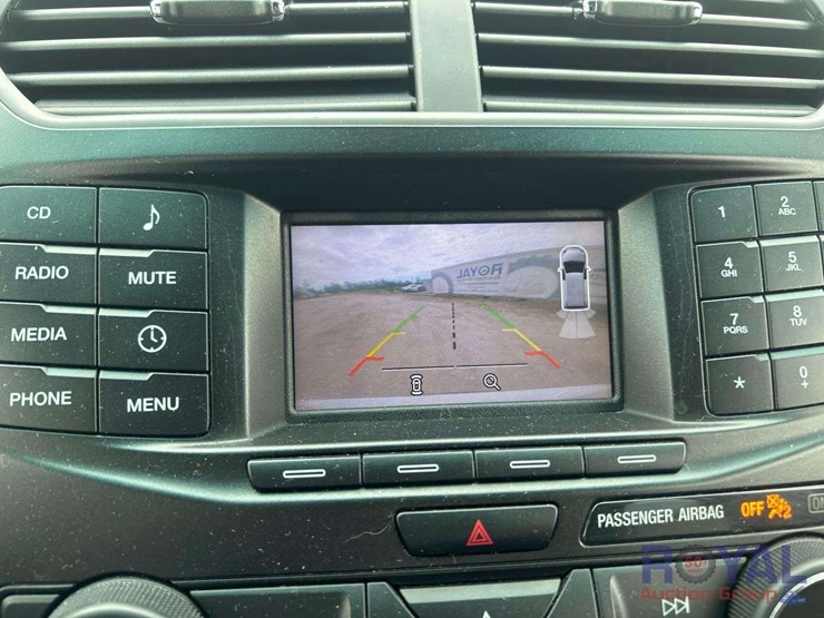 2017-ford-explorer-image-31