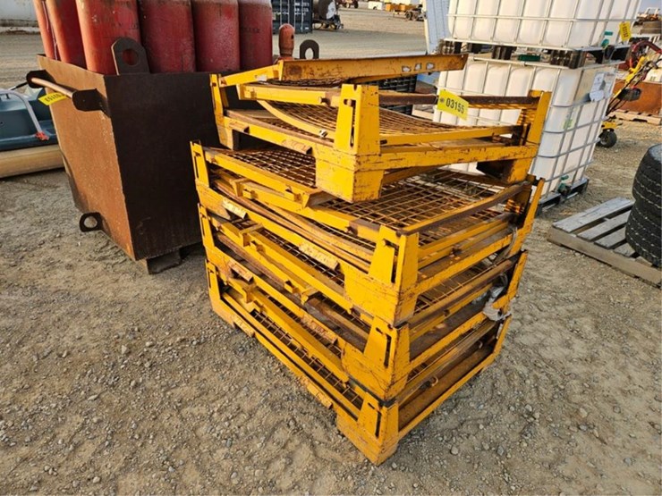 #3155-•-(4)-folding-steel-wire-crates-image-6