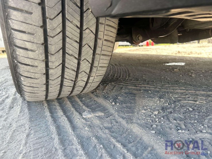 2017-ford-explorer-image-33