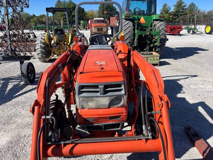 kubota-l2900-image-3