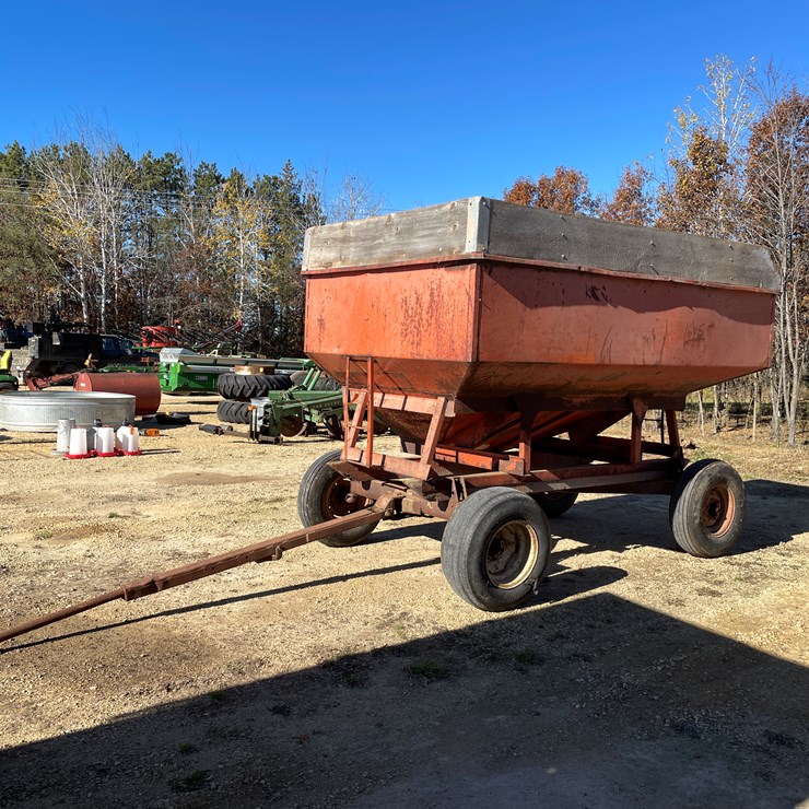 #5931 • Gravity Box on Running Gear