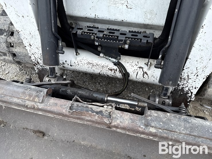 2017-bobcat-t870-image-13