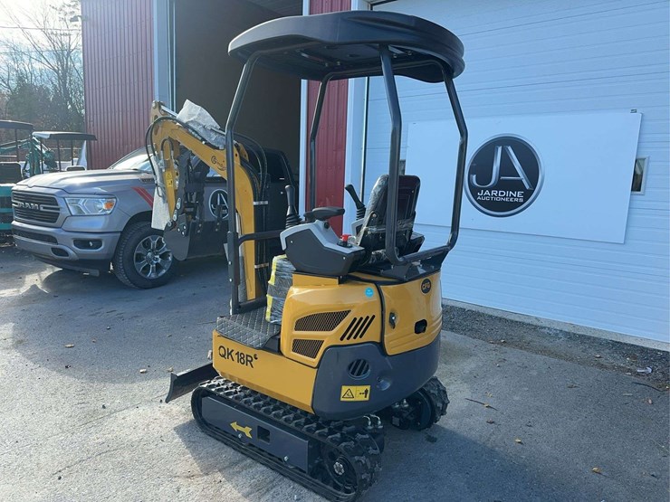 2025-cfg-qk18r-mini-excavator-image-7