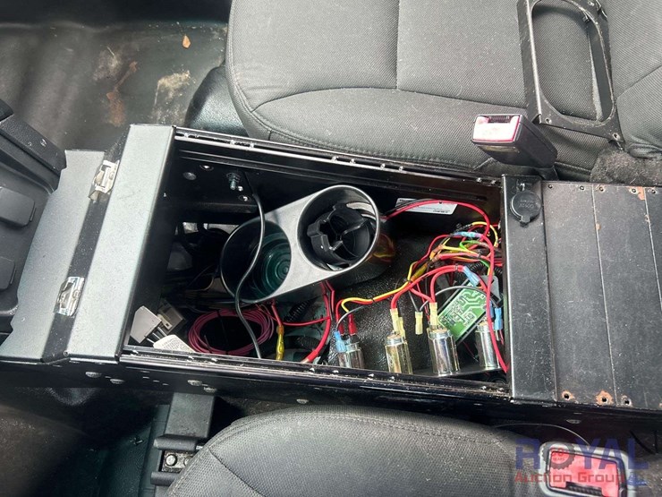 2017-ford-explorer-image-15