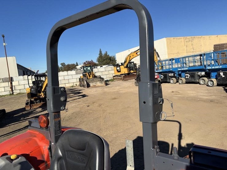 2018-kubota-m5-111d-image-41