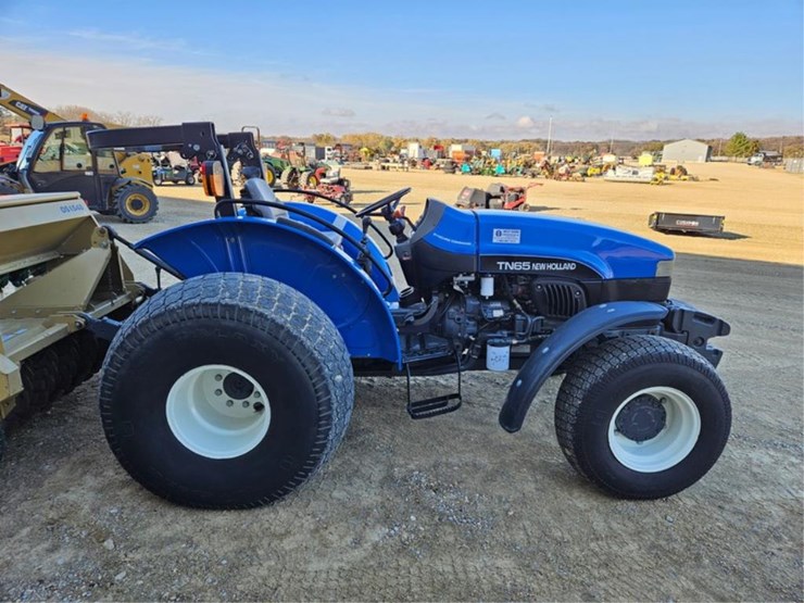 new-holland-tn65-image-6