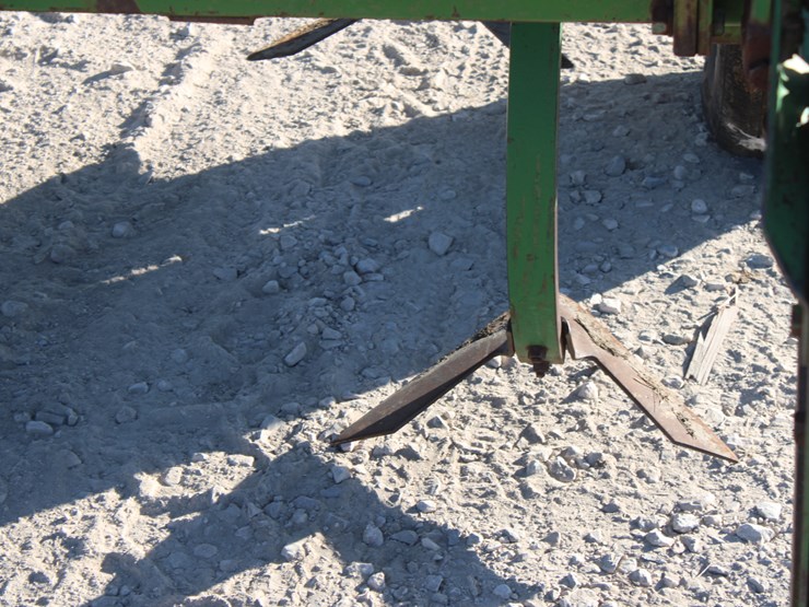 john-deere-100-image-10