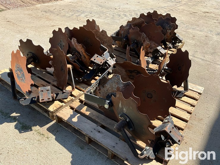 anhydrous-toolbar-row-closing-units-image-4