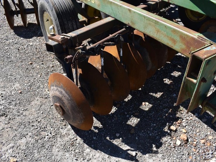 john-deere-235-image-5