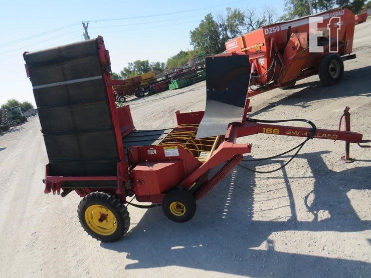 new-holland-166-image-2