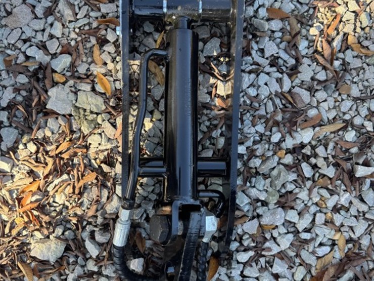 #2000-•-hydraulic-thumb-for-mini-excavator-image-1