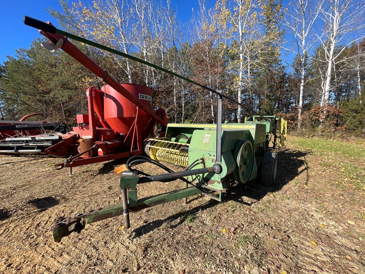 john-deere-336-image-1