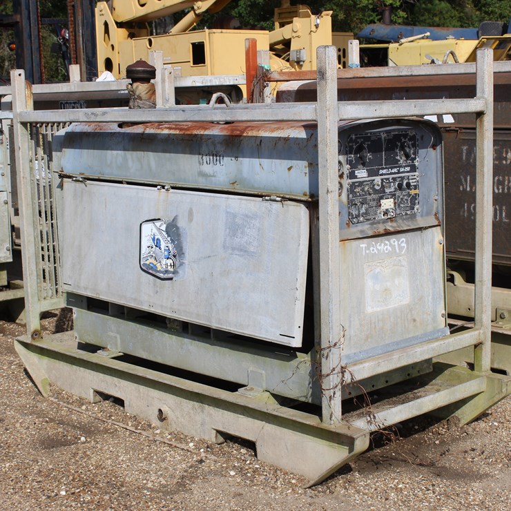 #2562 • LINCOLN SA-250 WELDER | PARTS OR REPAIR