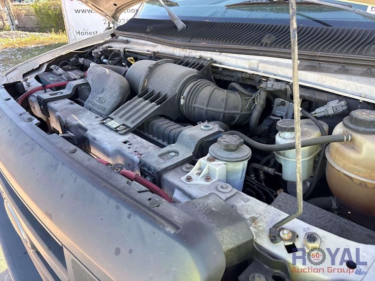 2013-ford-cargo-image-14