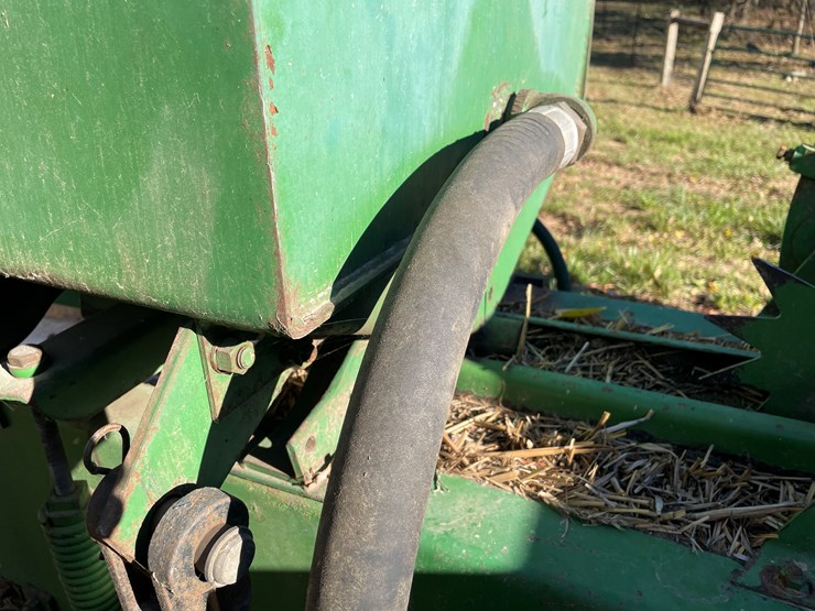 john-deere-336-image-18